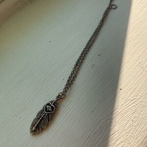 Spell Feather Beacelet